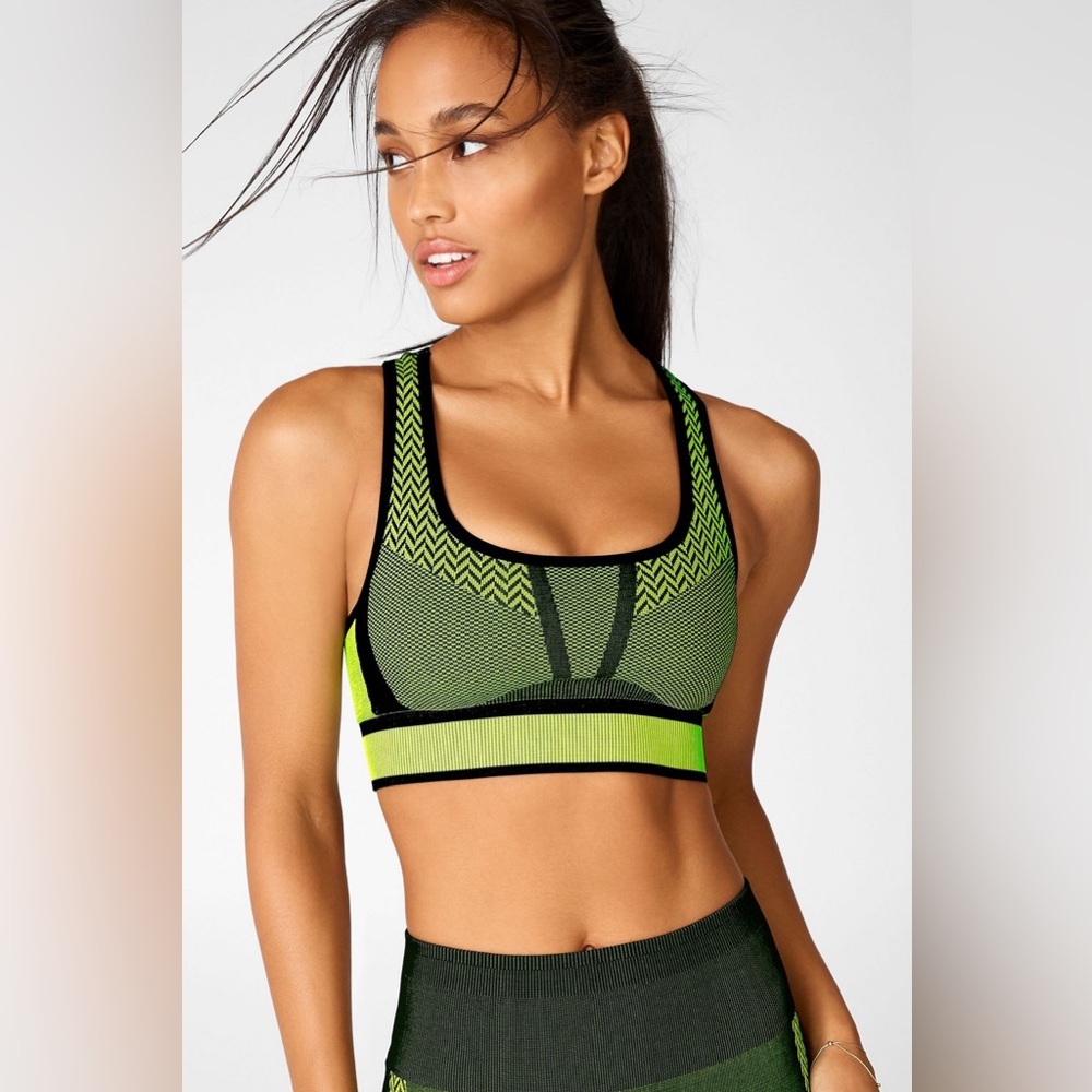 Fabletics Bianca Seamless Sports Bra in Black/Neon